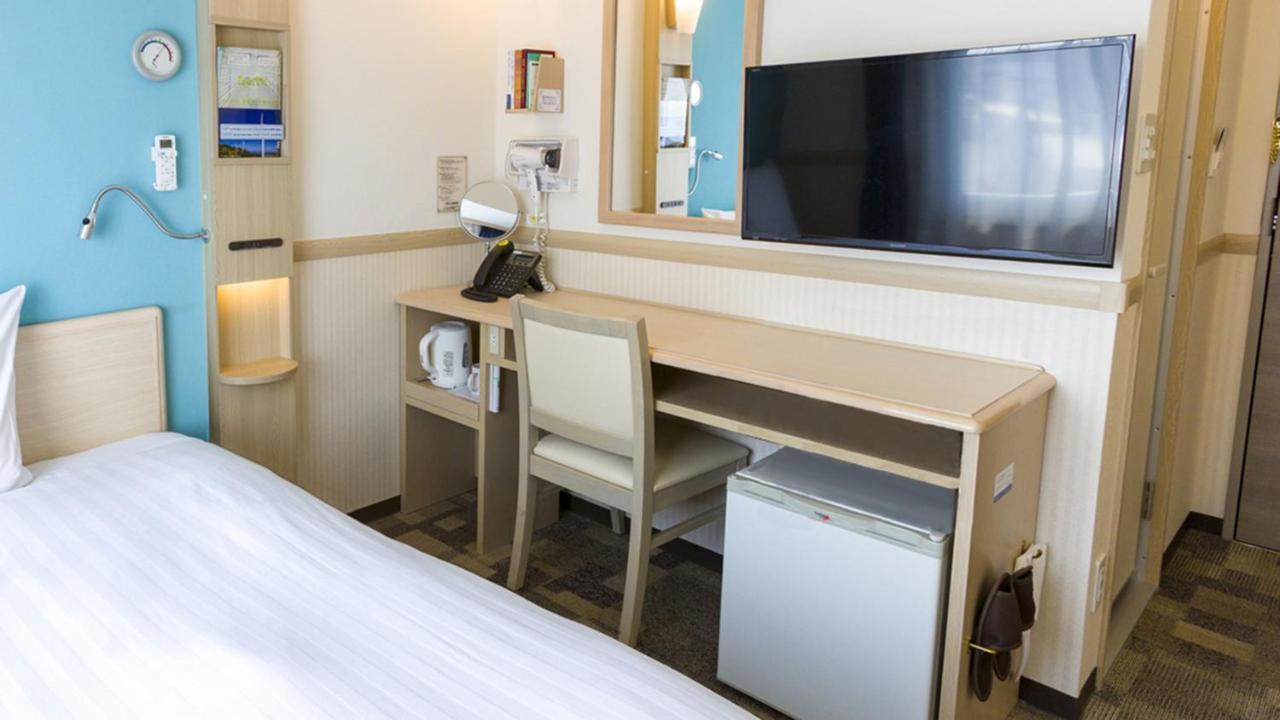 Toyoko Inn Shiki Eki Higashi Guchi Bagian luar foto